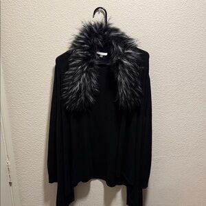 Sioni Black Sweater with Faux Fur Collar